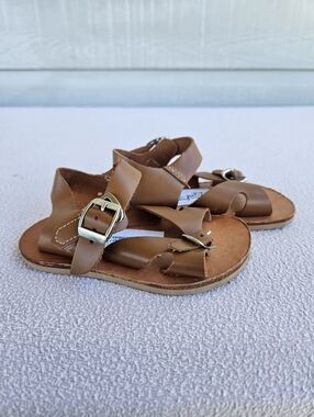 Mon Petit Cape Cod Brown Leather Strappy Sandals Baby Toddler SZ 5 Buckle Hook
